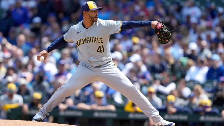 Milwaukee Brewers starting pitcher Joe Ross delivers during the first...