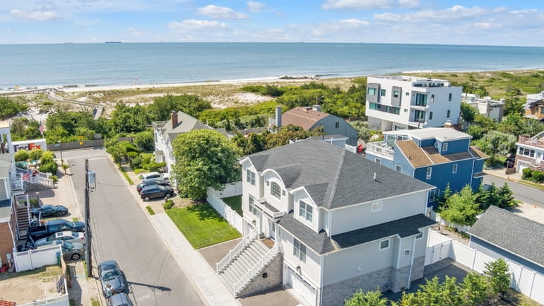 This Lido Beach home is on the market for $3.499...