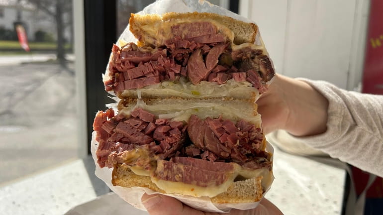 A corned beef Rueben has about a pound of meat...