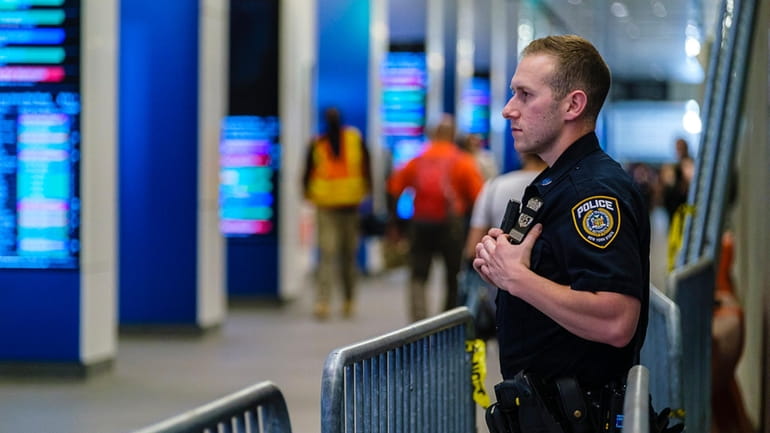 An MTA police officer at Penn Station in 2022.