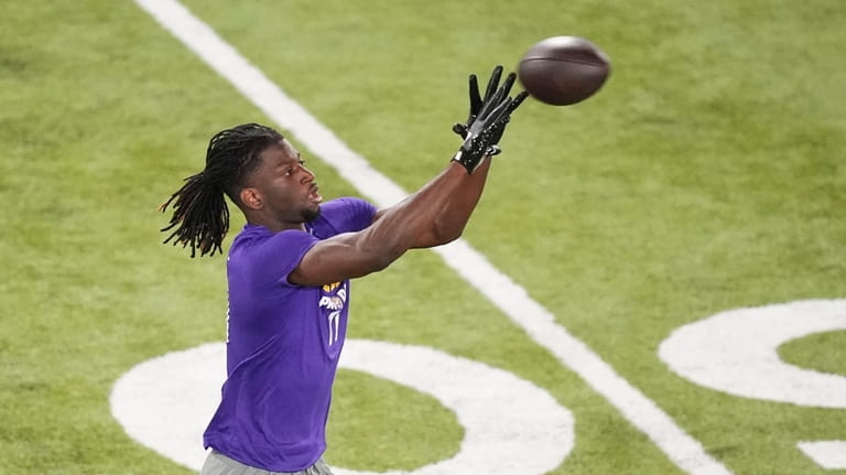 LSU wide receiver Brian Thomas Jr. catches a pass during...