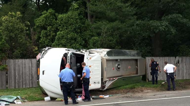 Cops: Southbound 106 in Muttontown reopened after truck accident - Newsday