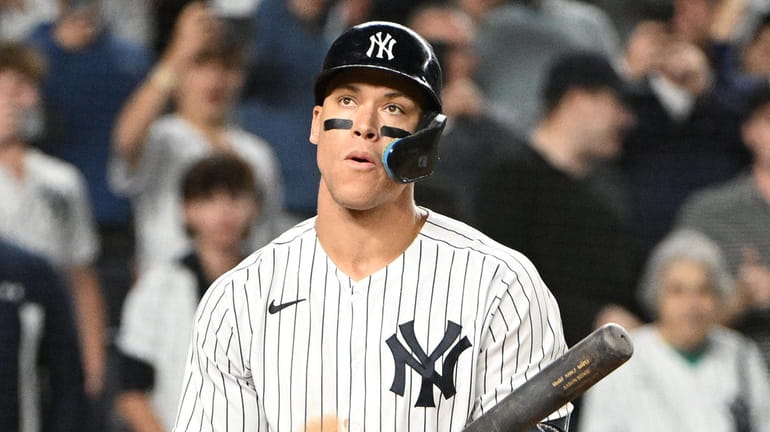 Yankees Aaron Judge goes for home run 61 against Red Sox 