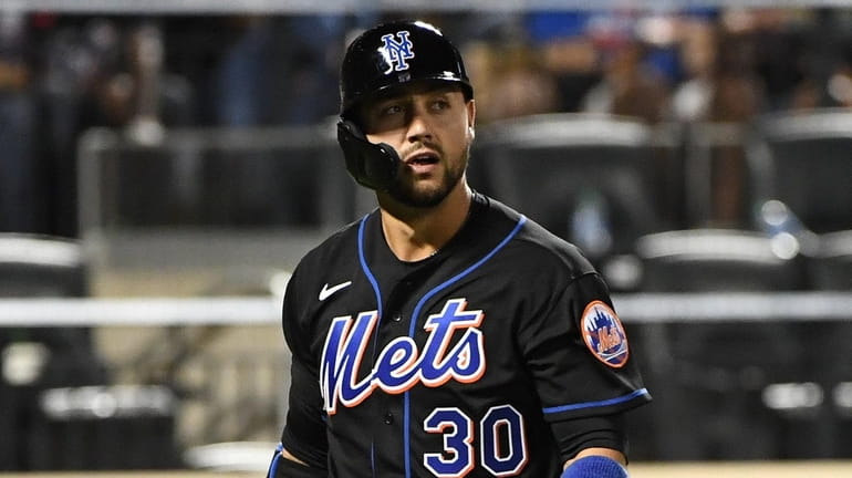 Mets' black jerseys don't bring them any magic in loss to Reds