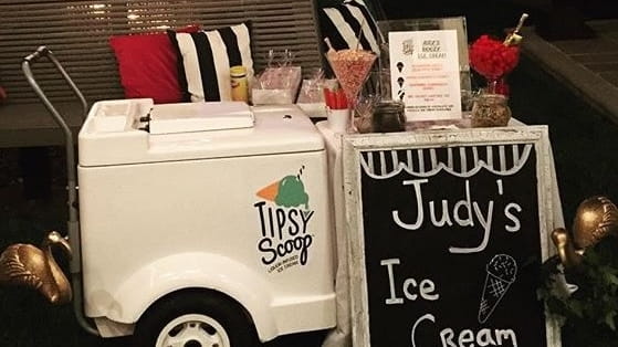 A Tipsy Scoop cart at a wedding in Riverhead. 