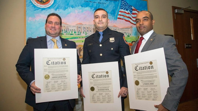 Nassau Lawmakers Honor Cop 2 Detectives For Arrests Newsday