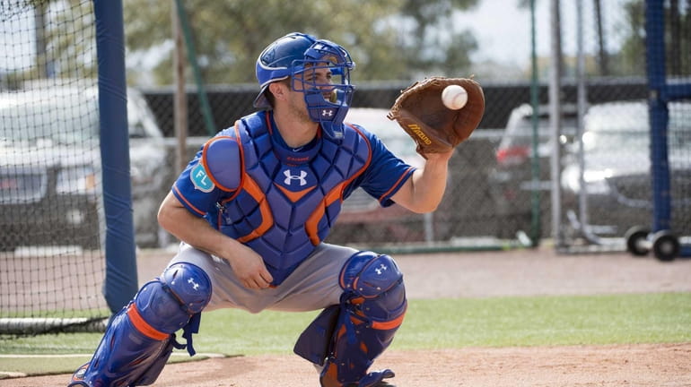 Mets catcher Travis d'Arnaud excited to work with Mike Piazza