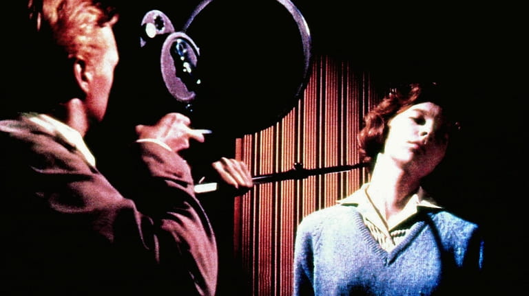  Carl Boehm, Anna Massey in "Peeping Tom" (1960).