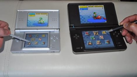 Nintendo UTL-001 DSi XL Dual-Screen Handheld Video Game Console