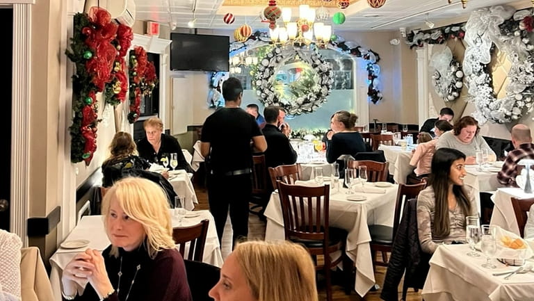 Eric's Italian Bistro in Mineola decorated for the holidays.