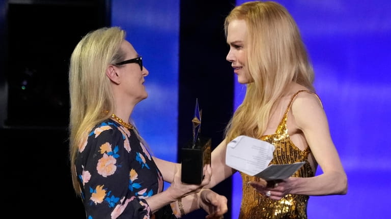 Honoree Nicole Kidman, right, accepts the 49th AFI Life Achievement...