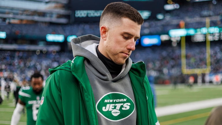 Jets' Mike White trying to stay in the moment and not think about
