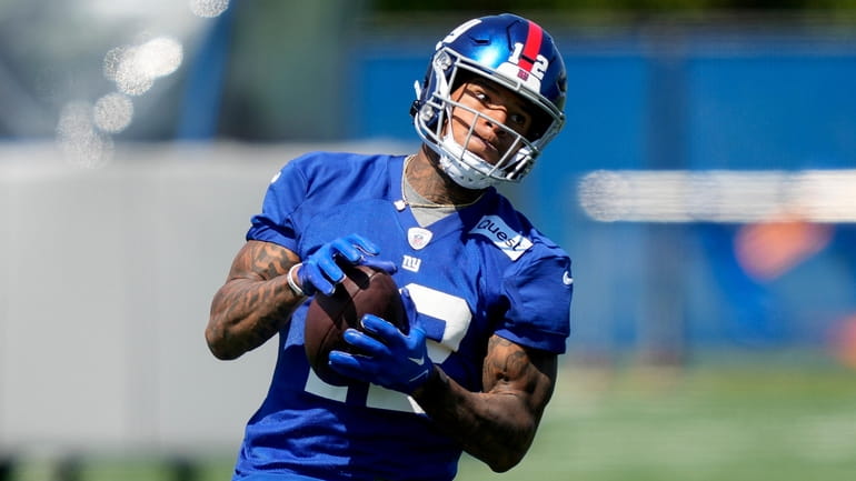 Giants tight end Darren Waller performs a drill at theteam's practice...