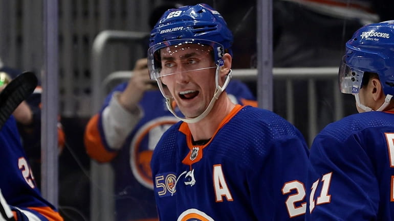 New York Islanders: Mat Barzal, Brock Nelson need to build off big