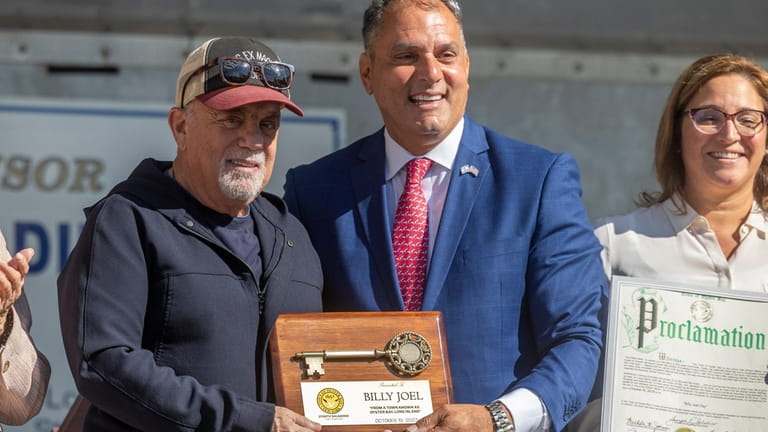 Billy Joel receives the key to the Town of Oyster...
