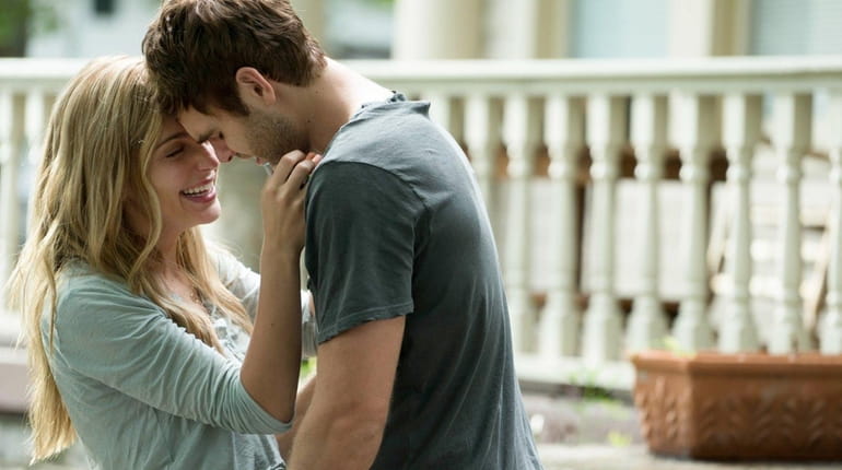 Jessica Rothe and Alex Roe in "Forever My Girl."