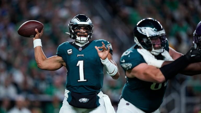 What time is the Philadelphia Eagles vs. Tampa Bay Buccaneers game tonight?  Channel, streaming options, how to watch