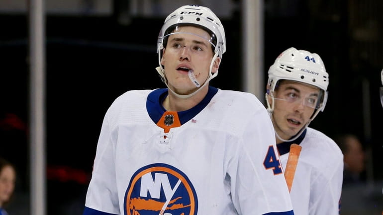 NY Islanders prospect Matthew Maggio gets revenge in heated