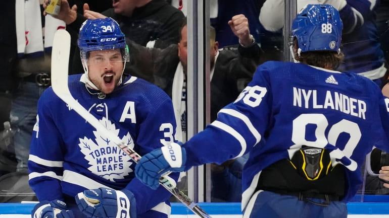 Auston Matthews has hat trick, Maple Leafs rally to beat Canadiens 6-5 in  shootout