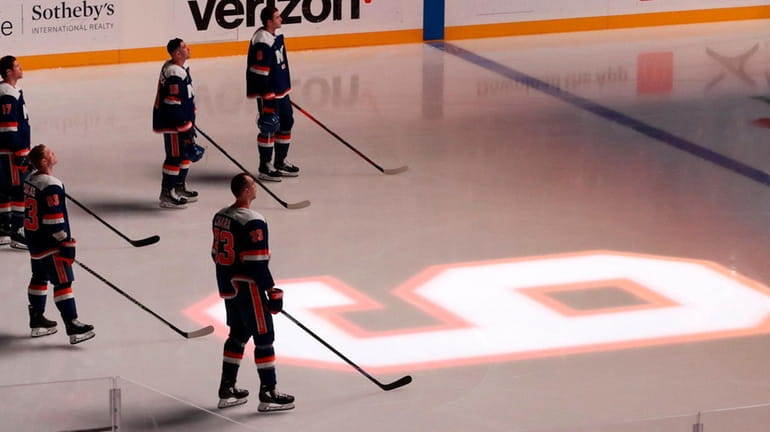 New York Islanders Add #9 Patch for Clark Gillies – SportsLogos.Net News
