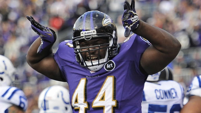 Ray Lewis has triumphant final home game as Ravens beat Colts in