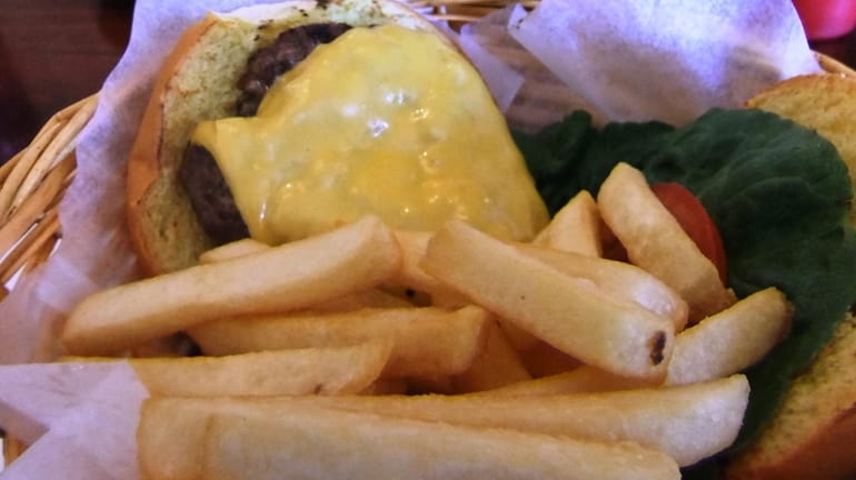 Cheeseburger at Jake Starr Cafe in Stony Brook