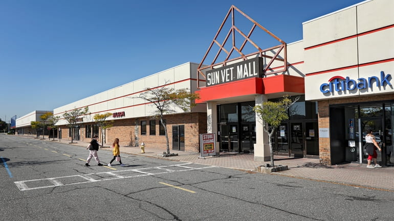 Blumenfeld Development Group plans to redevelop Holbrook's mostly vacant Sun Vet...