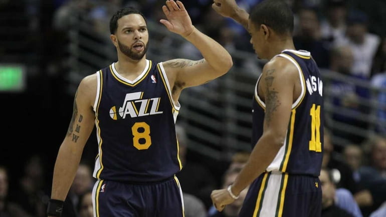 New Jersey Nets acquire All-Star point guard Deron Williams from