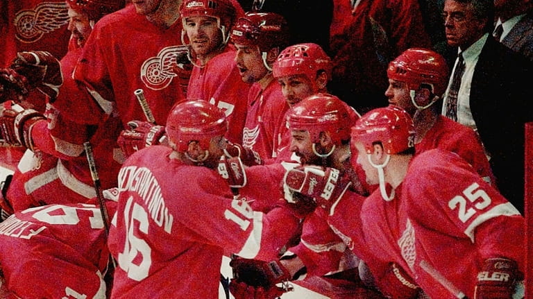 Red Wings honor their history, Stanley Cups with outdoor uniform