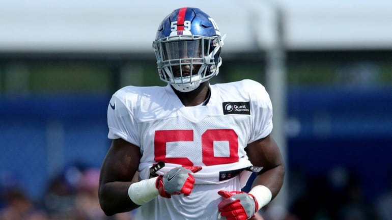 Giants linebacker Lorenzo Carter during training camp at the Quest...