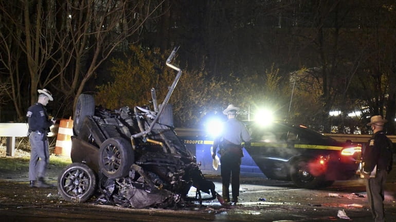 Driver killed, passenger injured in St. Paul crash