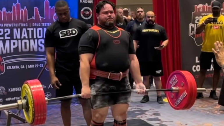 Turlock man breaks weightlifting world record - Turlock Journal