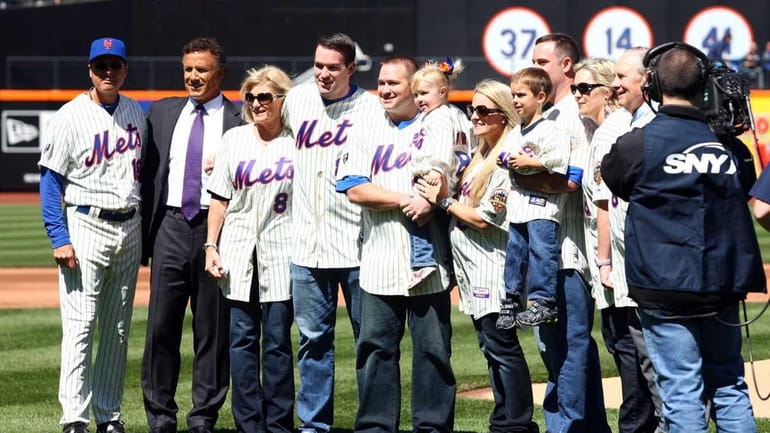 Kid' Day at Citi Field: Mets honor Gary Carter - Newsday