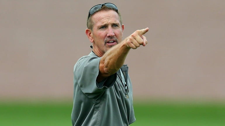 Giants defensive coordinator Steve Spagnuolo during training camp in East...