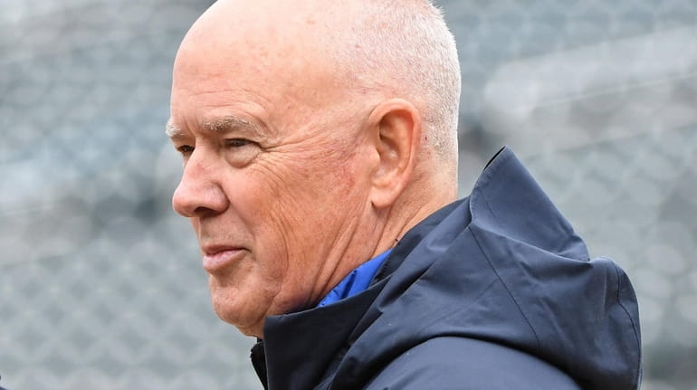 Mets general manager Sandy Alderson looks on during a Mets...