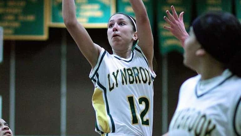 Lynbrook's Brooke Gerstman hits a two-pointer from the outside. (Feb....