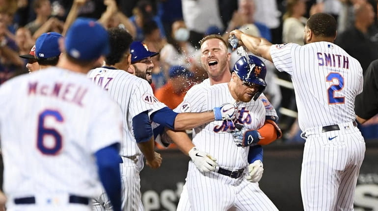 Brandon Drury's walk-off hit in 10th, Dom Smith's clutch RBI in 9th, and  Javier Baez's homer lifts Mets over Reds - Newsday