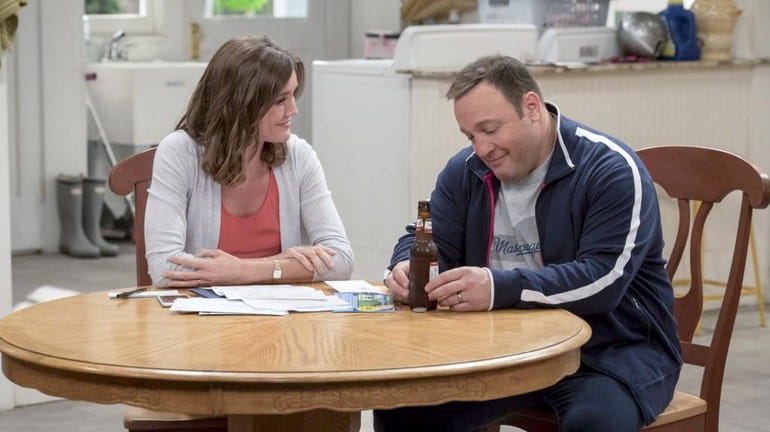 Erinn Hayes and Kevin James on "Kevin Can Wait."
