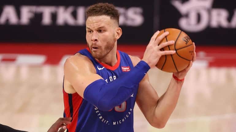 Blake Griffin of the Pistons plays against the Lakers at...