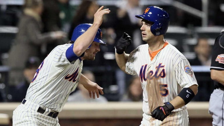 David Wright celebrates his sixth-inning two-run home run against the...