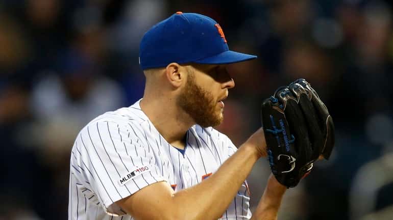 Zack Wheeler #45 of the New York Mets pitches during...
