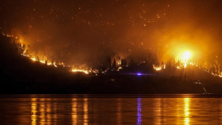 Residents of Yellowknife, capital of Canada's Northwest Territories, flee  wildfire - Newsday