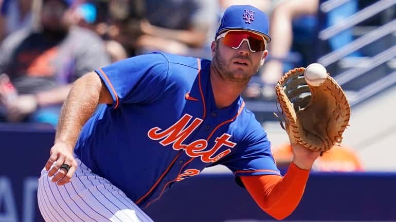 Mets first baseman Pete Alonso in a spring training game...