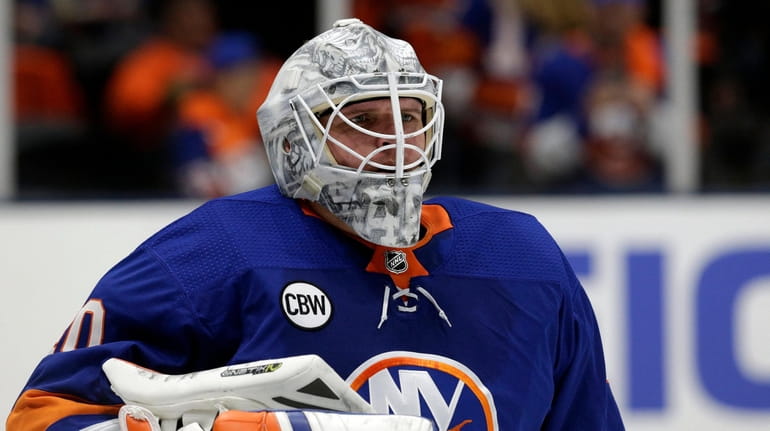 Islanders goaltender Robin Lehner during the second period of Game...