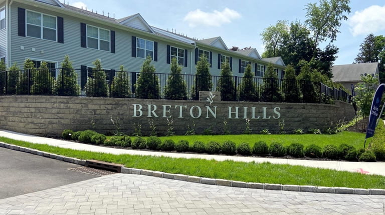 Breton Hills is close to downtown Glen Cove's parks, waterfront and ferry.