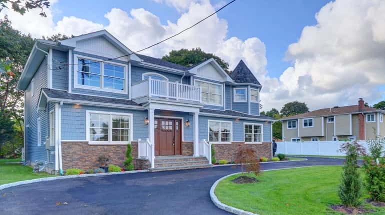 This Hicksville property recently closed for $1.126 million.