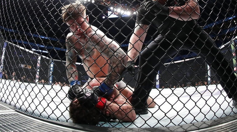 Gregor Gillespie defeats Jordan Rinaldi during UFC Fight Night at...