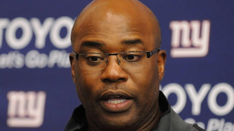 Giants defensive coordinator Perry Fewell speaks to the media before...