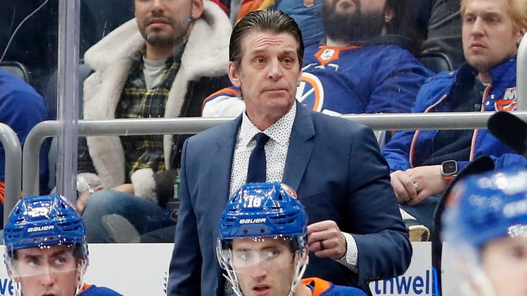Islanders head coach Lane Lambert of the New York Islanders...