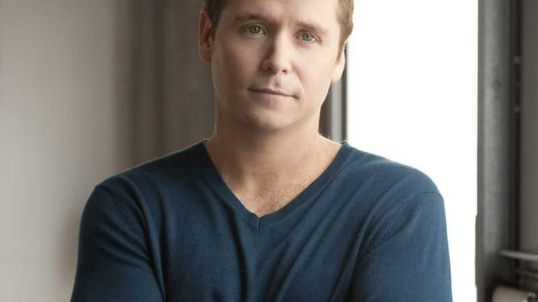 Kevin Connolly as Eric Murphy in a scene from Season...